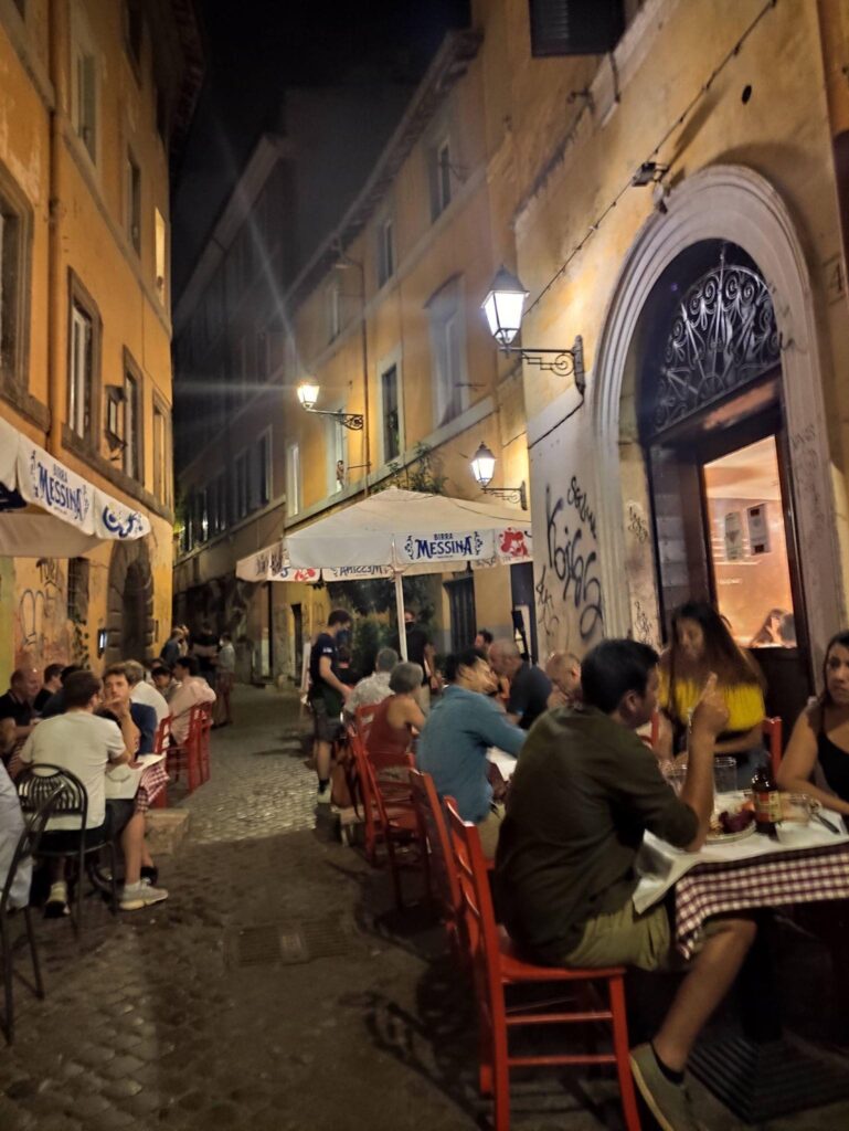 La vibrante vida nocturna del barrio de Trastevere