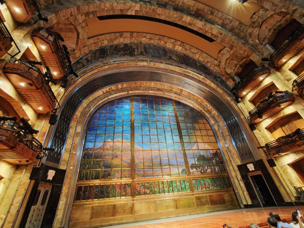 El impresionante telón del Palacio de Bellas Artes de CDMX