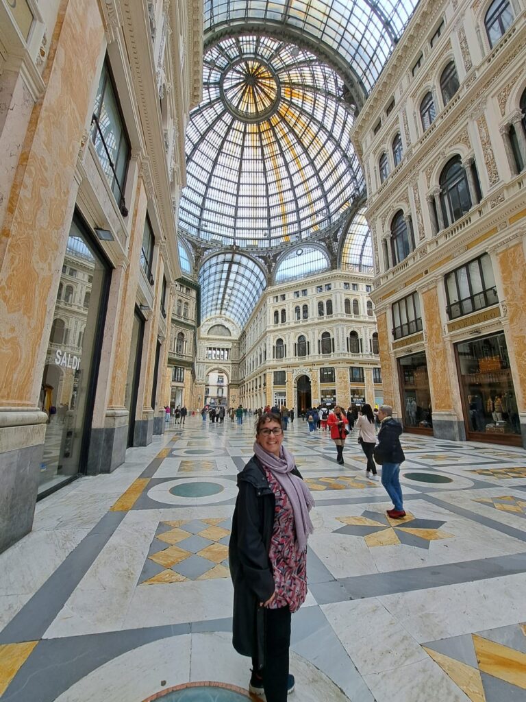 Dentro de la Gallería Umberto I