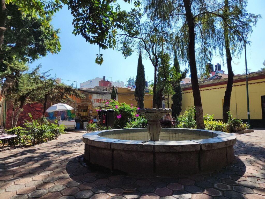 La mágica plaza de Romita en CDMX