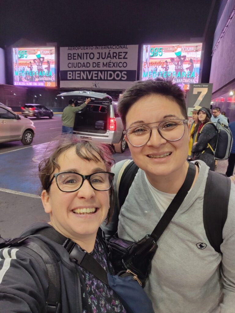 Recién llegadas al aeropuerto de Ciudad de México