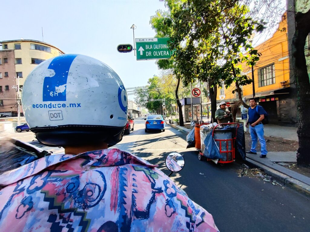 Recorriendo CDMX en moto eléctrica