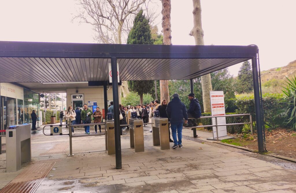 La entrada principal a Pompeya, cerca de Nápoles